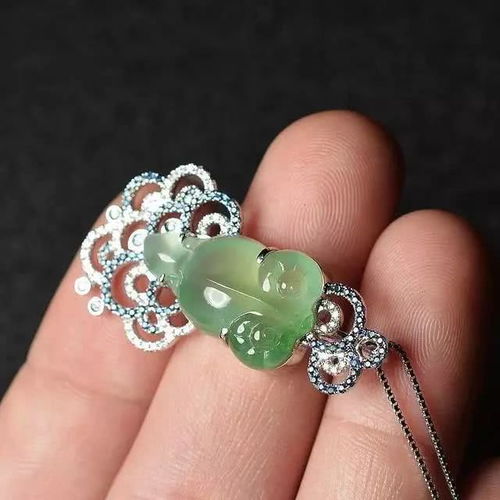 玉不琢不成器 顶级翡翠的雕工为何看似朴素