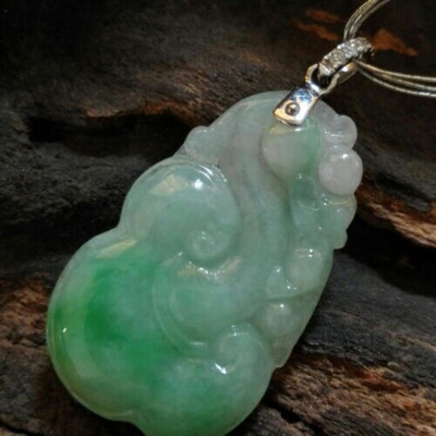 集翠致美，温润于颈 苏宁易购翡翠324挂件吊坠品鉴