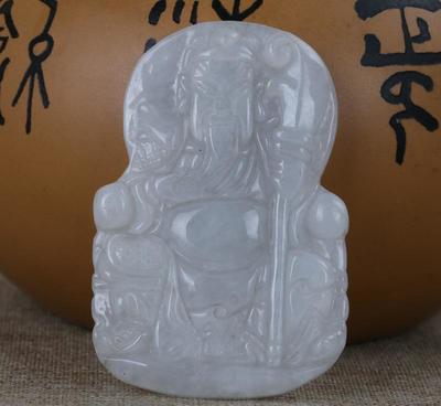 翡翠玉器挂件批发 天然A货关公吊坠，来图来样与私人订制服务详析