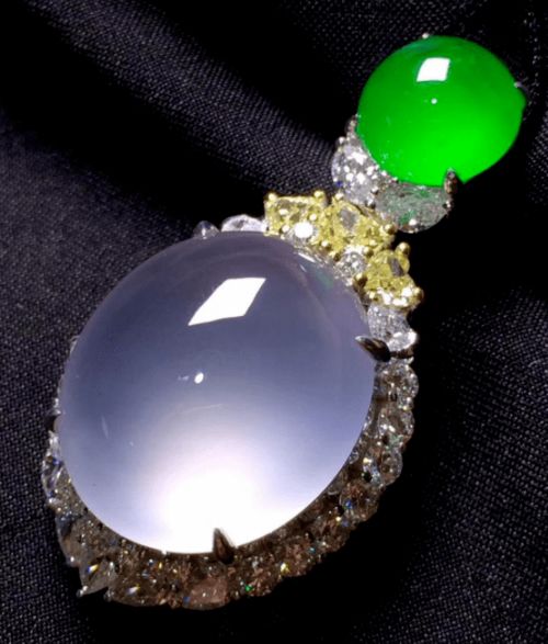 翡翠为什么受人喜爱？这些美好之处，让人心动不已