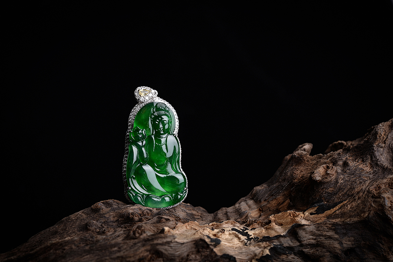 翠色流光 翡翠产品摄影的原创艺术探索